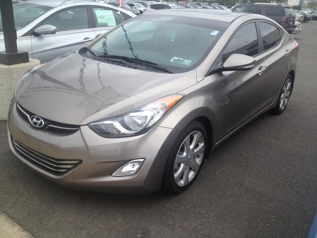 2013 Hyundai Elantra 2000 Chevrolet Silverado