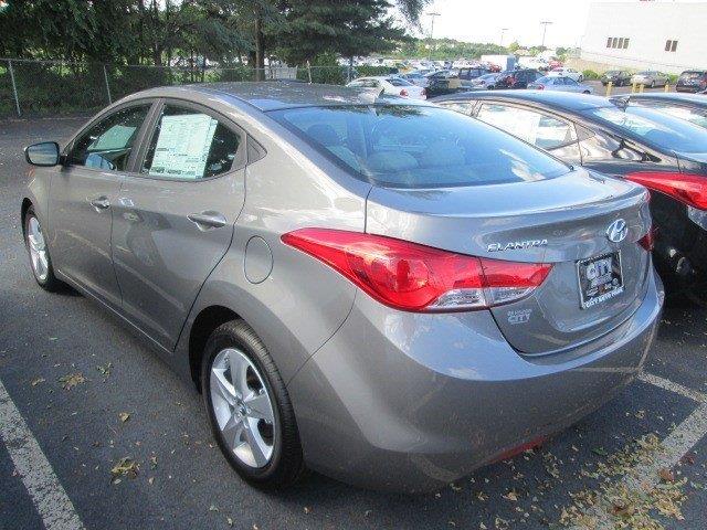 2013 Hyundai Elantra 4dr Sdn SE