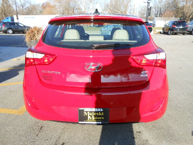 2013 Hyundai Elantra GT 6-cyl,3.