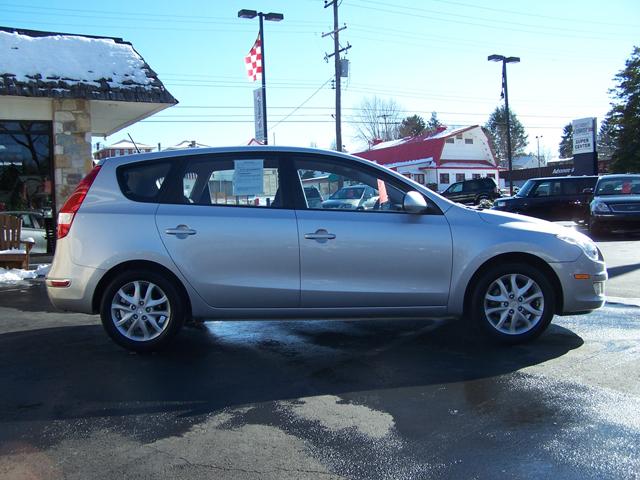 2009 Hyundai Elantra Touring Unknown