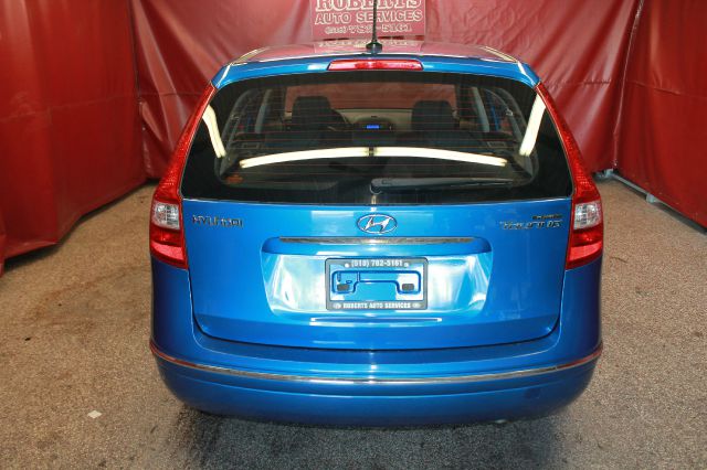 2009 Hyundai Elantra Touring Standard 4X4 Hardtop