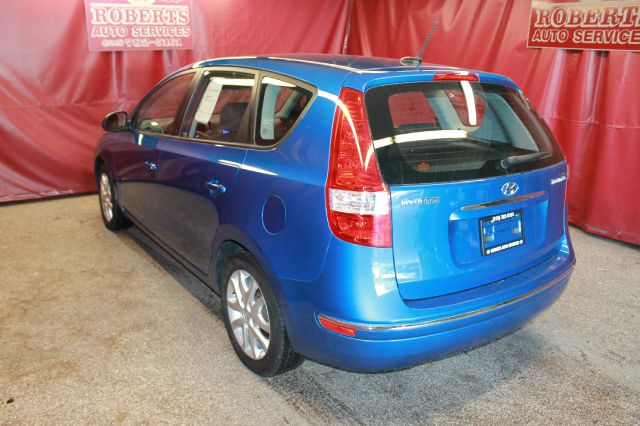 2009 Hyundai Elantra Touring Standard 4X4 Hardtop