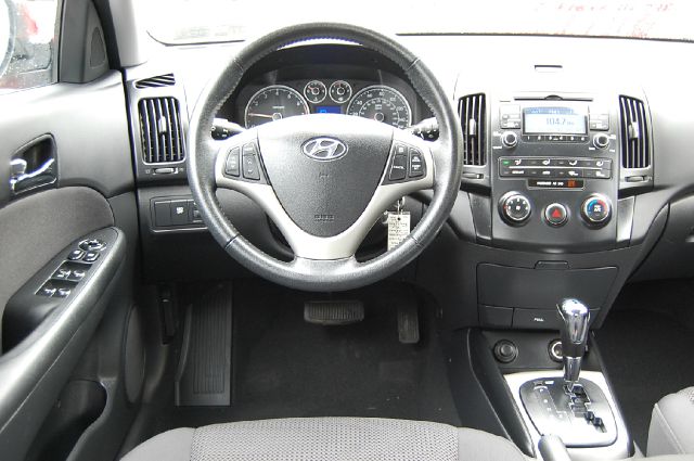 2009 Hyundai Elantra Touring FWD 4dr