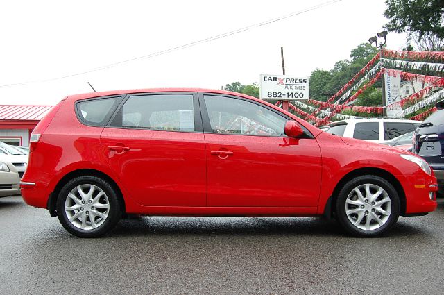 2009 Hyundai Elantra Touring FWD 4dr