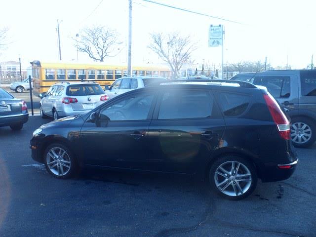 2010 Hyundai Elantra Touring XLT .... Clean ....low Miles
