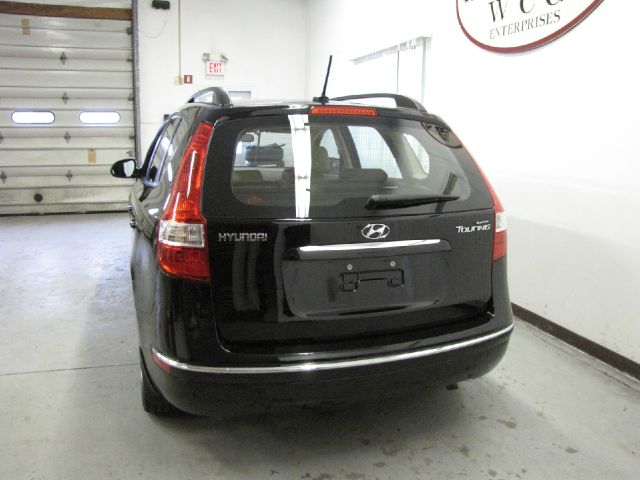 2010 Hyundai Elantra Touring W/1sh GT