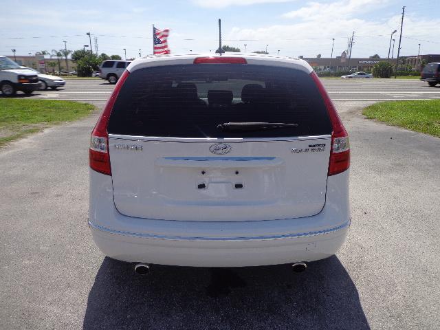 2011 Hyundai Elantra Touring FWD 4dr Sport