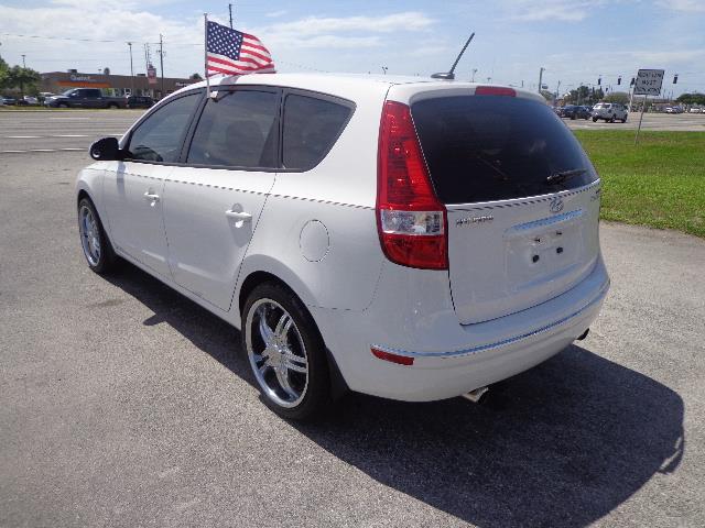 2011 Hyundai Elantra Touring FWD 4dr Sport