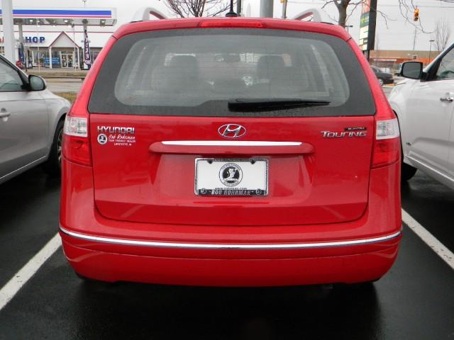 2012 Hyundai Elantra Touring XLT .... Clean ....low Miles
