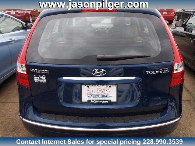 2012 Hyundai Elantra Touring XL Reg Cab Flat Bed