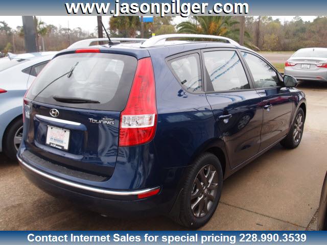 2012 Hyundai Elantra Touring XL Reg Cab Flat Bed