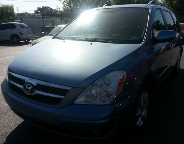 2007 Hyundai Entourage FWD 4dr Sport