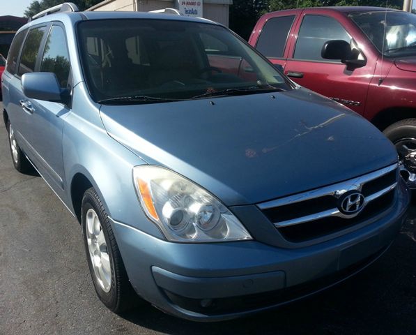 2007 Hyundai Entourage FWD 4dr Sport
