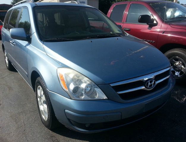 2007 Hyundai Entourage FWD 4dr Sport