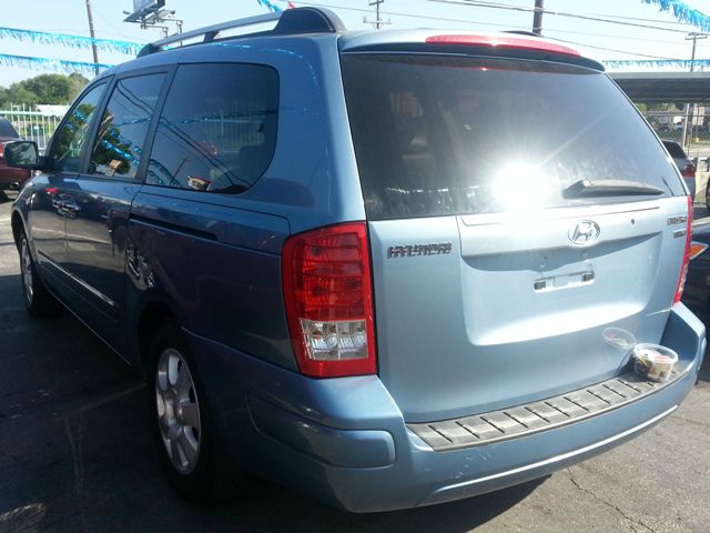 2007 Hyundai Entourage FWD 4dr Sport