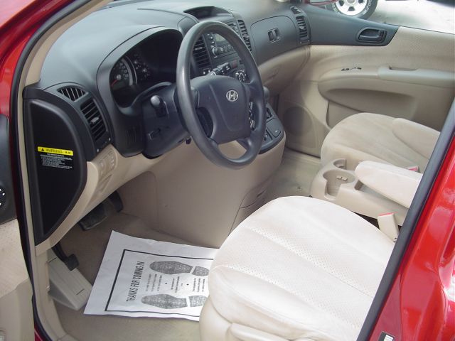 2007 Hyundai Entourage SE