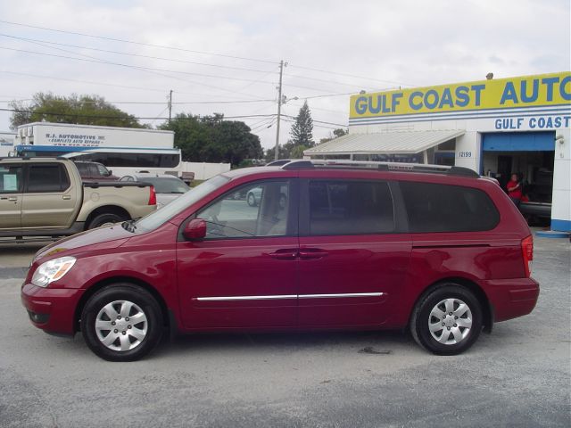 2007 Hyundai Entourage SE