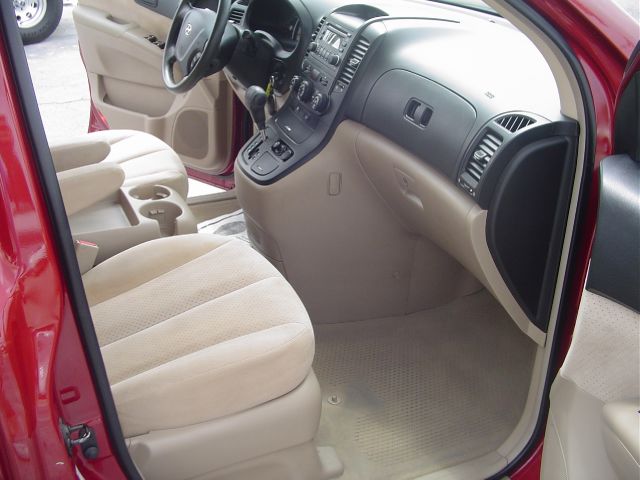 2007 Hyundai Entourage SE