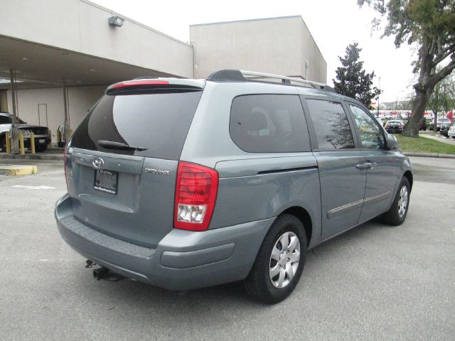 2007 Hyundai Entourage FWD 4dr Sport