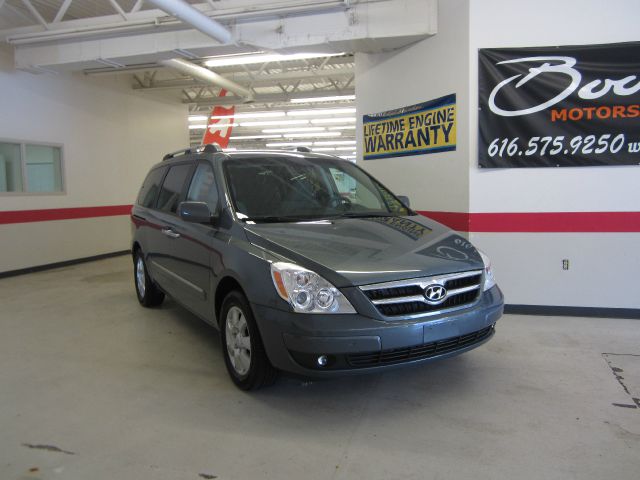 2007 Hyundai Entourage SE