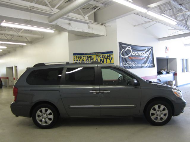 2007 Hyundai Entourage SE