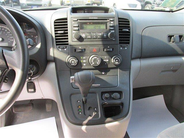 2007 Hyundai Entourage FWD 4dr Sport