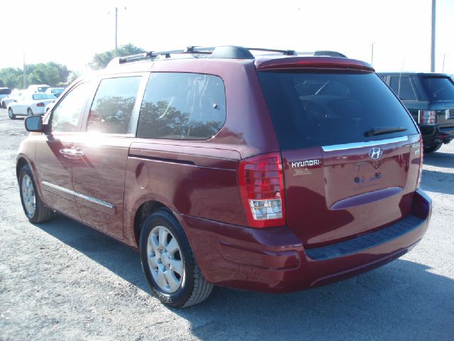 2007 Hyundai Entourage SLT 25