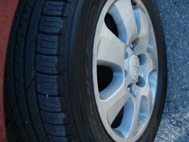 2007 Hyundai Entourage SLT 25