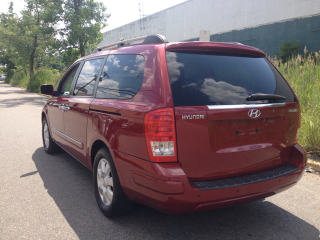 2007 Hyundai Entourage SLT 25