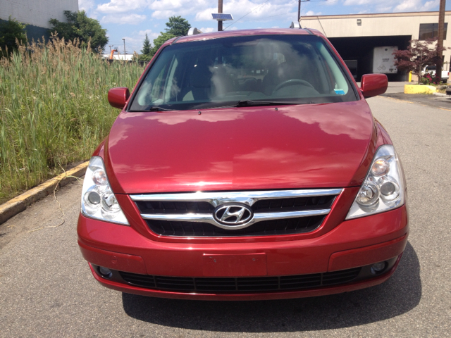 2007 Hyundai Entourage SLT 25