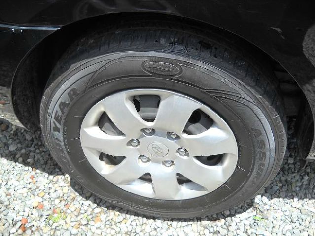 2007 Hyundai Entourage FWD 4dr Sport