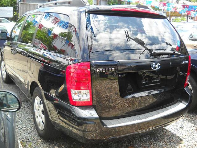 2007 Hyundai Entourage FWD 4dr Sport