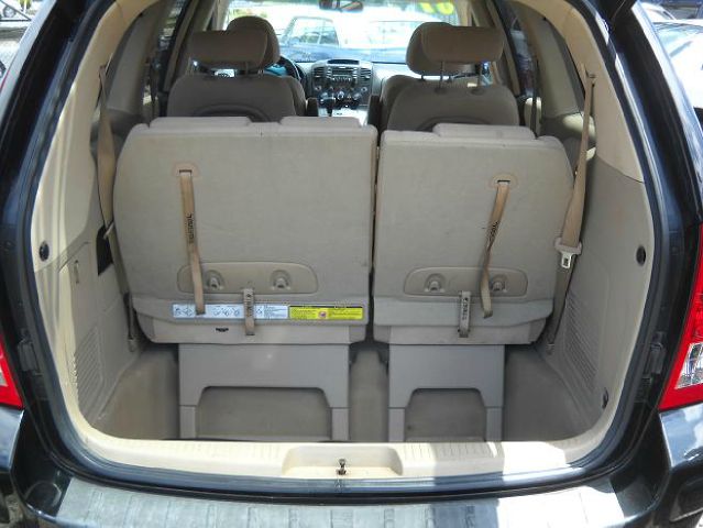 2007 Hyundai Entourage FWD 4dr Sport