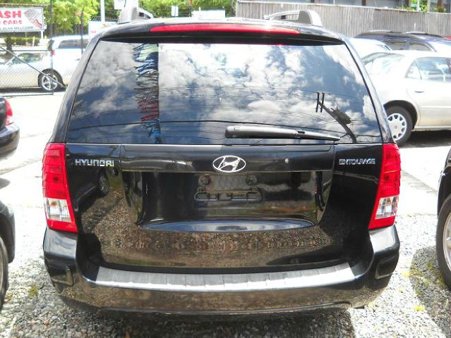 2007 Hyundai Entourage FWD 4dr Sport