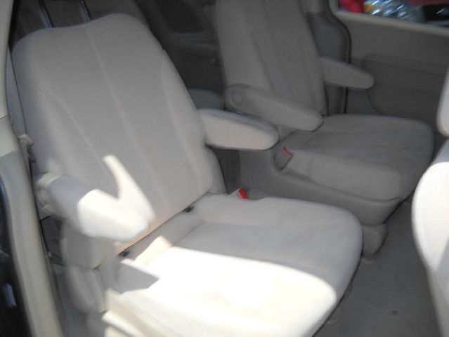 2007 Hyundai Entourage FWD 4dr Sport