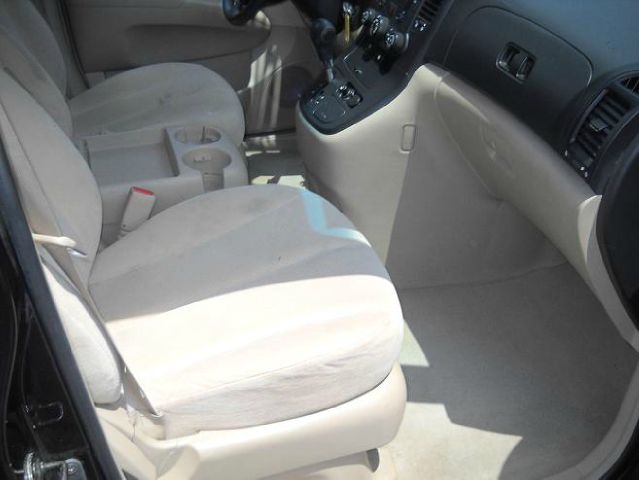 2007 Hyundai Entourage FWD 4dr Sport