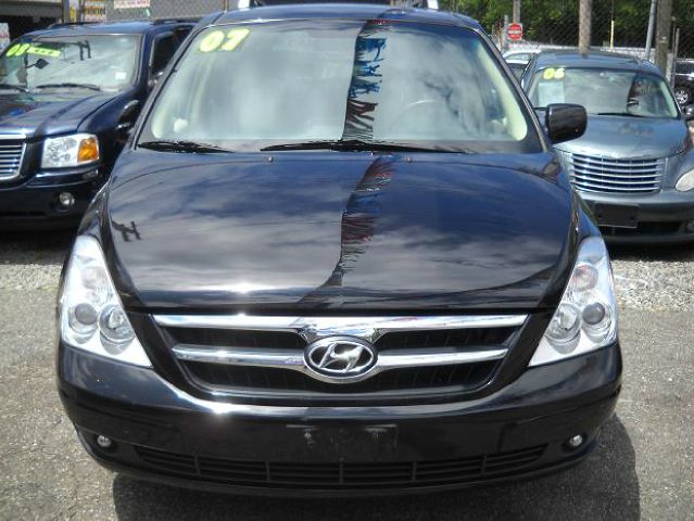 2007 Hyundai Entourage FWD 4dr Sport
