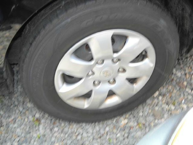 2007 Hyundai Entourage FWD 4dr Sport