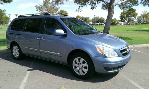 2007 Hyundai Entourage SLT 25