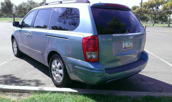 2007 Hyundai Entourage SLT 25