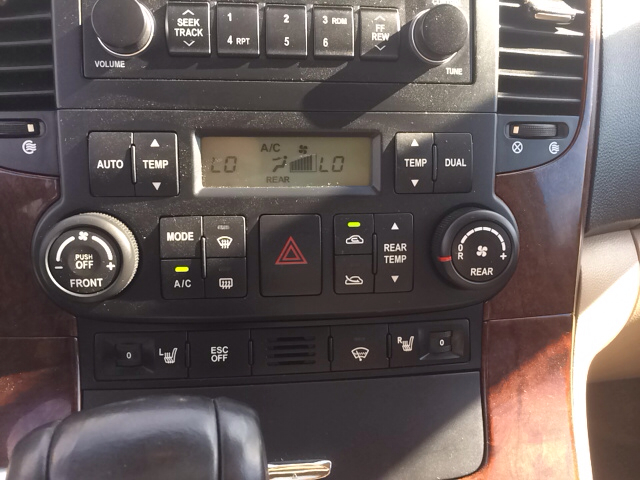 2007 Hyundai Entourage 2500 Xtended Cargo Van W. Rack