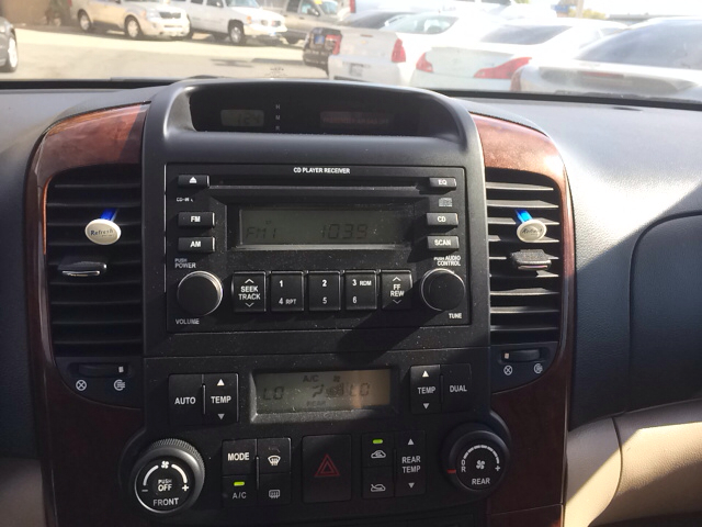 2007 Hyundai Entourage 2500 Xtended Cargo Van W. Rack