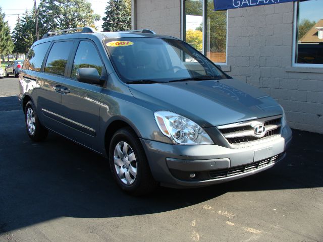 2007 Hyundai Entourage FWD 4dr Sport