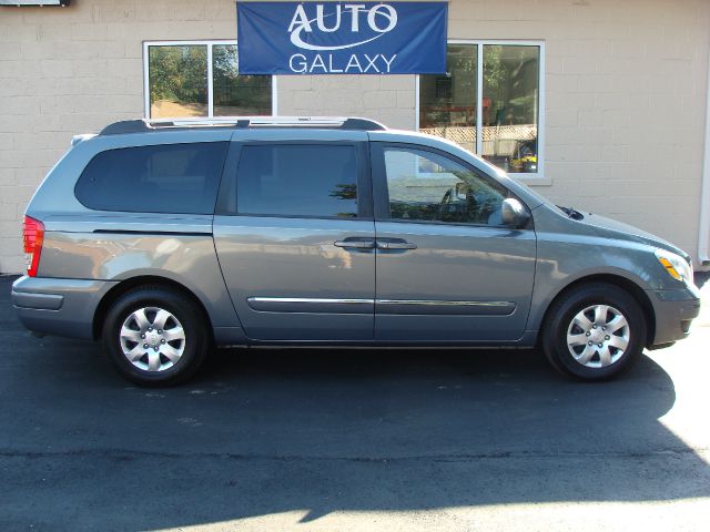 2007 Hyundai Entourage FWD 4dr Sport
