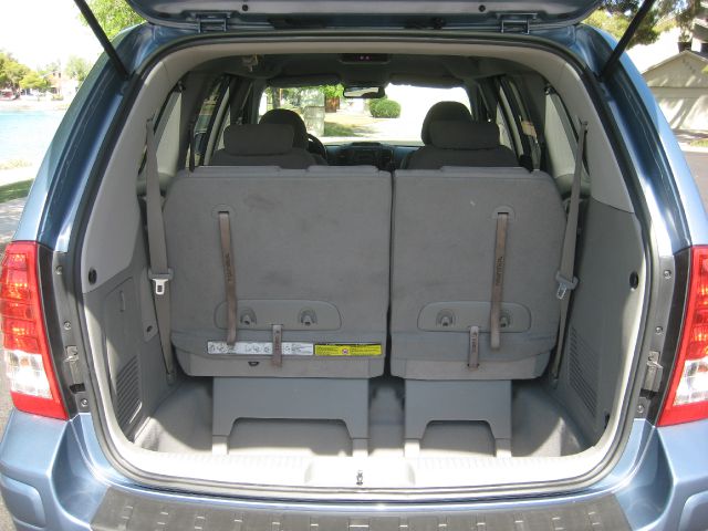 2007 Hyundai Entourage SE