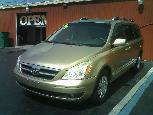 2007 Hyundai Entourage FWD 4dr Sport
