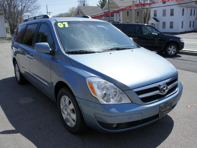 2007 Hyundai Entourage SE