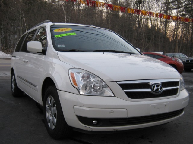 2007 Hyundai Entourage FWD 4dr Sport