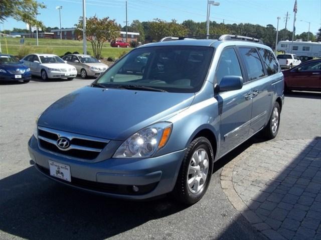 2007 Hyundai Entourage FWD 4dr Sport