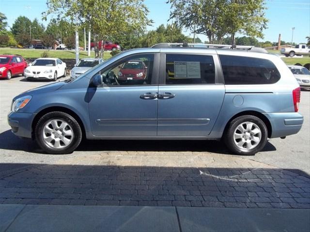 2007 Hyundai Entourage FWD 4dr Sport
